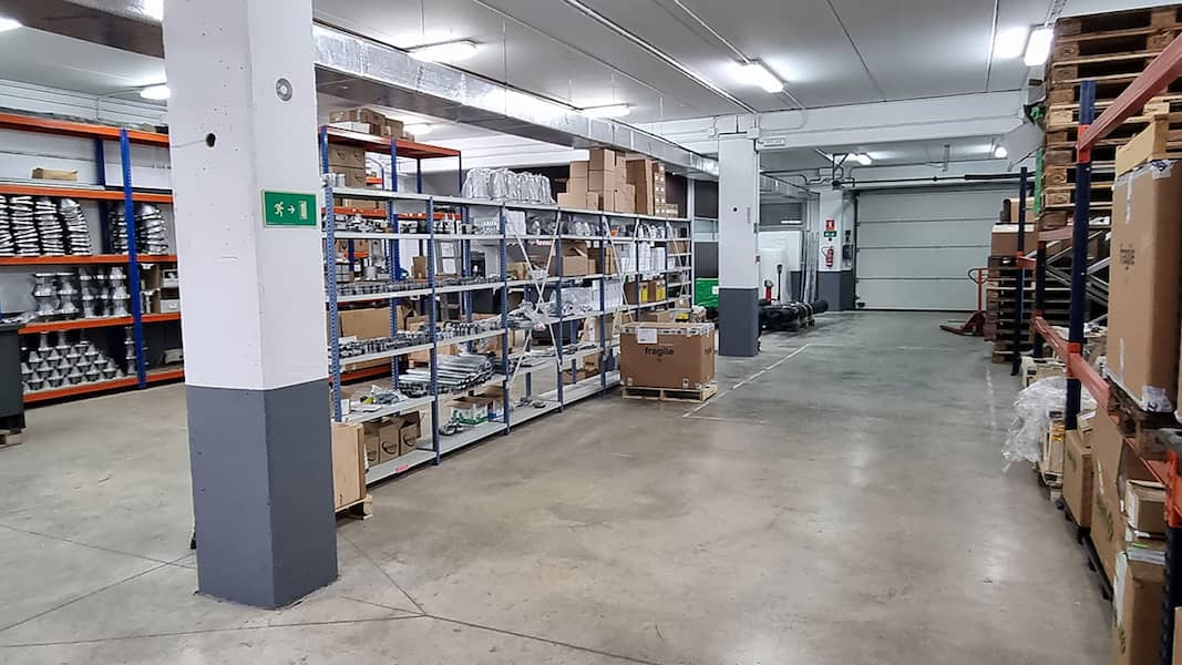 manutención en almacén hidráulico